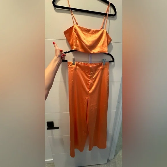 House of Harlow 1960 Orange Satin Crop Top & Wide-Leg Pant Set Chic | NWT S & M - Picture 6 of 12
